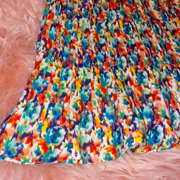🎉🎀💕Field of Flowers Pleated Skirt🎉💕 - Picture 3 of 4